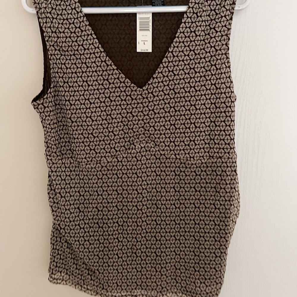 Brown sleeveless shirt